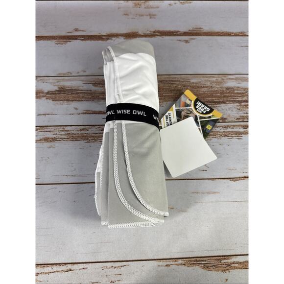 🏖️ Wise Owl Outfitters Beach Towel – Grey, Quick-Dry & Adventure-Ready - Picture 2 of 3